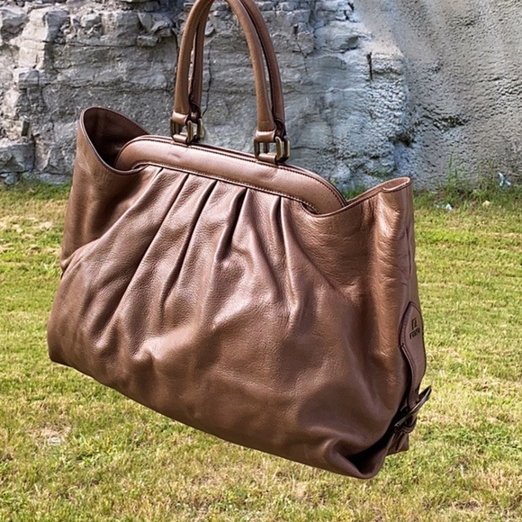 Authentic Fendi bag - Picture 5 of 16